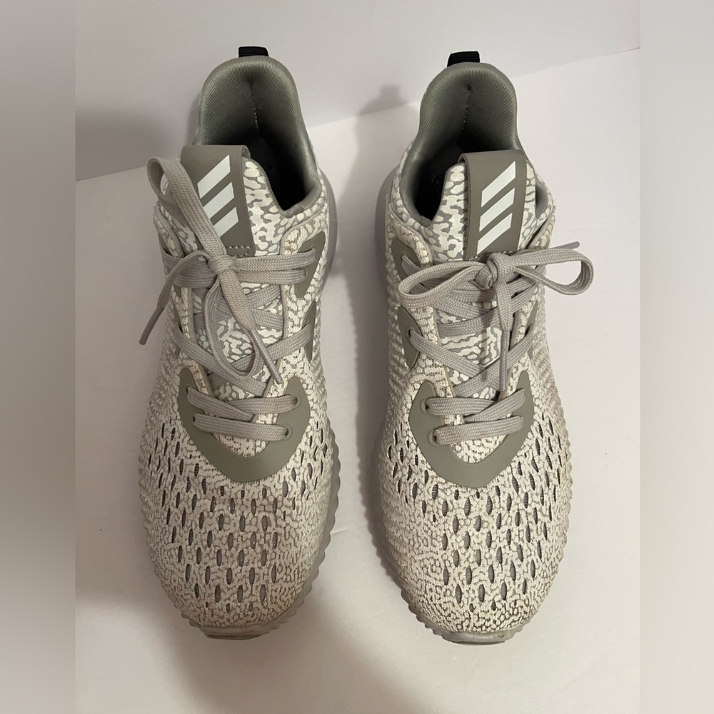 Adidas Alphabounce EM Youth Size 4.5 Women’s Size 6.5 White/Gray